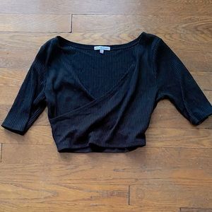 Black cropped top size Small